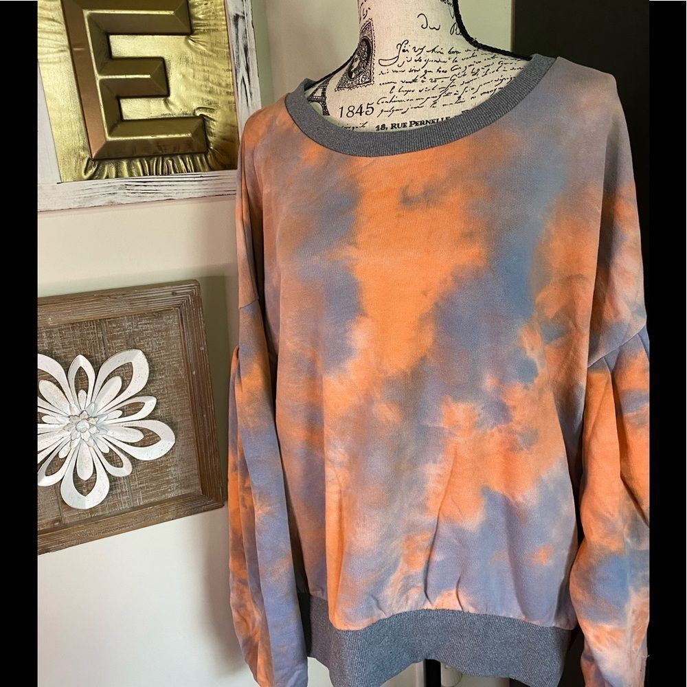 Bohemian Hippie Tie Dye Sweater💙🧡🤍Perfect for Fall🍁